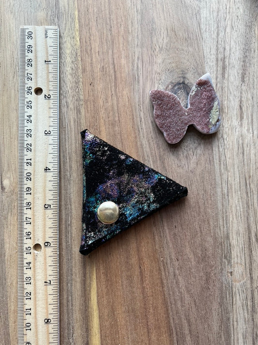Medium Oil Splatter Triangle Gold